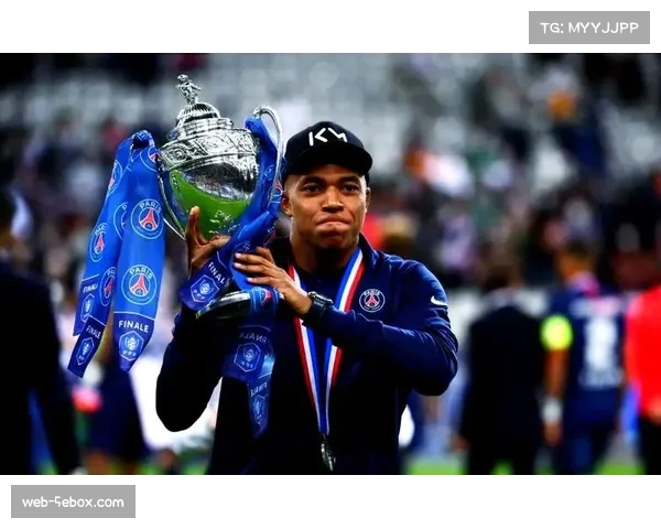 姆巴佩赛后采访首度公开回应与皇马夏窗传闻：--目前只专注巴黎--